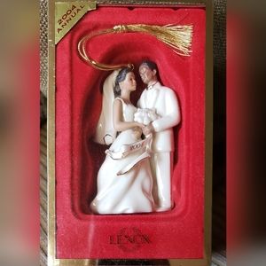 LENOX | 2004 Bride & Groom Ornament